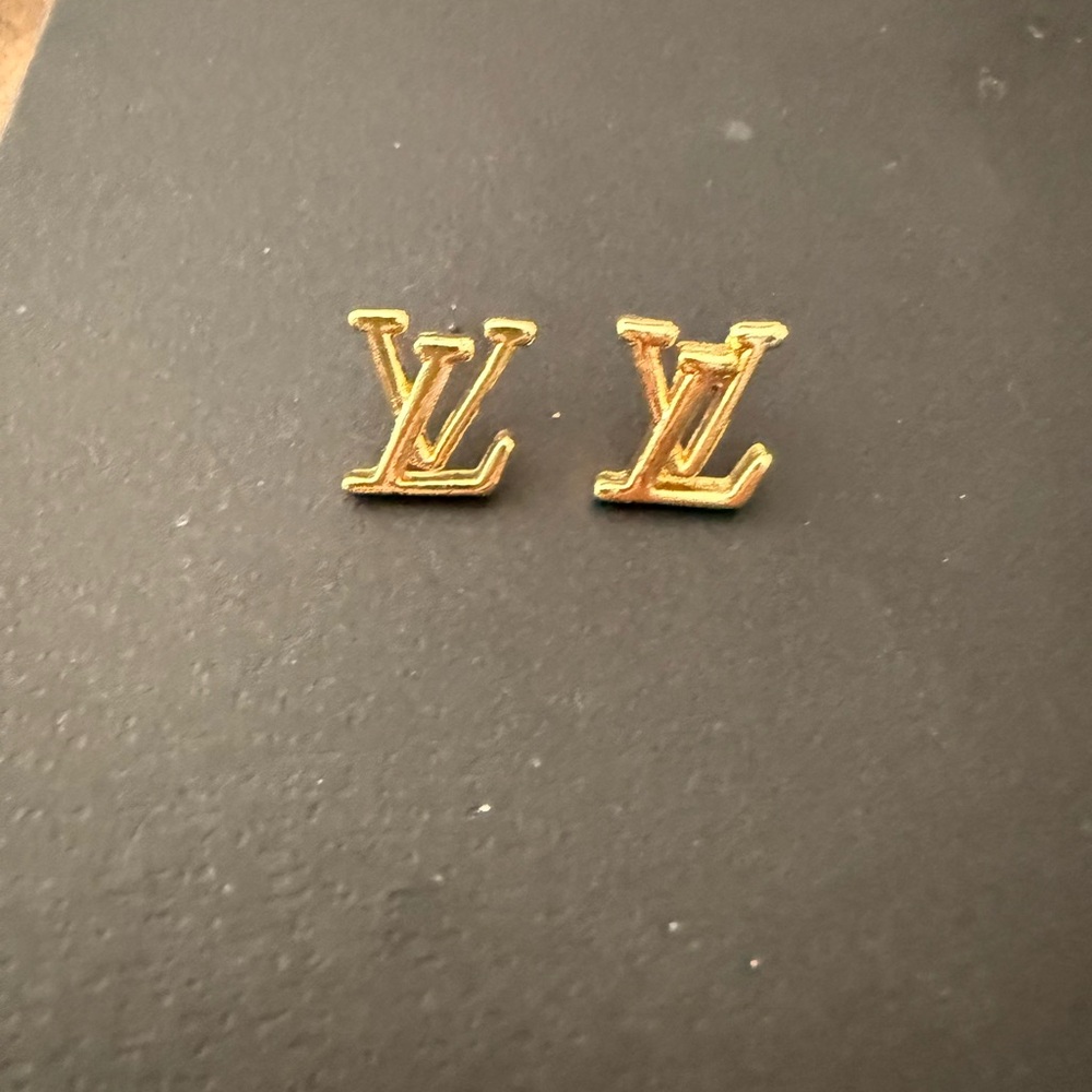 Beautiful chick Logo Earrings!